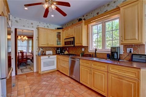 17313 Riverway Drive Lakewood OH 44107