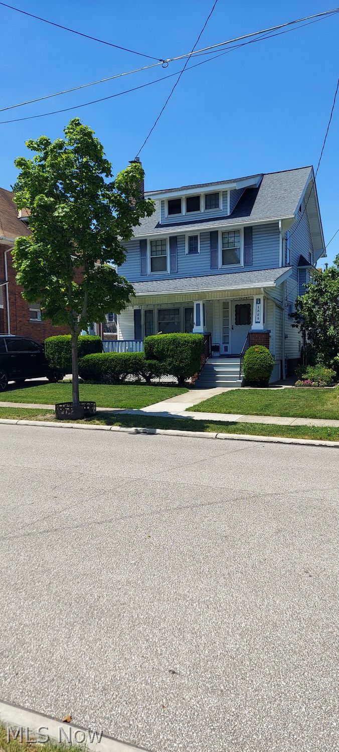 1524 Lauderdale Avenue Lakewood OH 44107