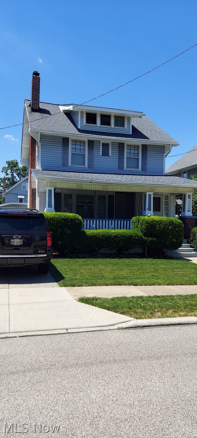 1524 Lauderdale Avenue Lakewood OH 44107