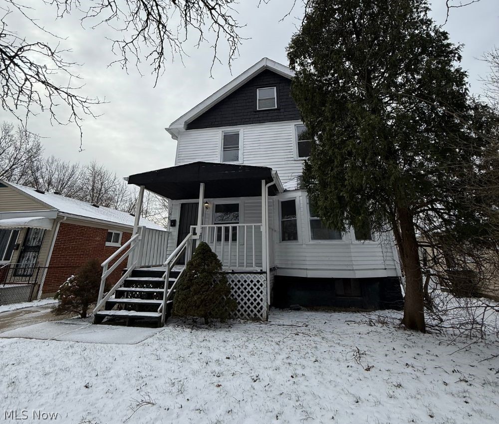 16902 Langly Avenue Cleveland OH 44128