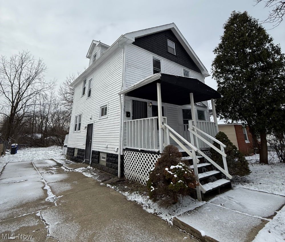 16902 Langly Avenue Cleveland OH 44128