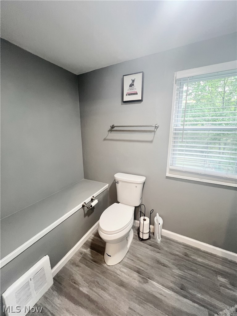 19106 Lanbury Avenue Warrensville Heights OH 44122