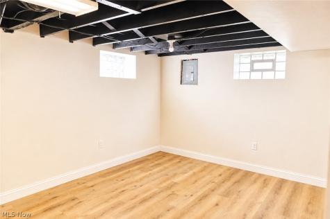 13520 Saint James Avenue Cleveland OH 44135