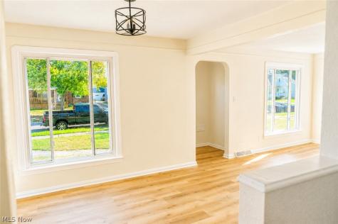 13520 Saint James Avenue Cleveland OH 44135