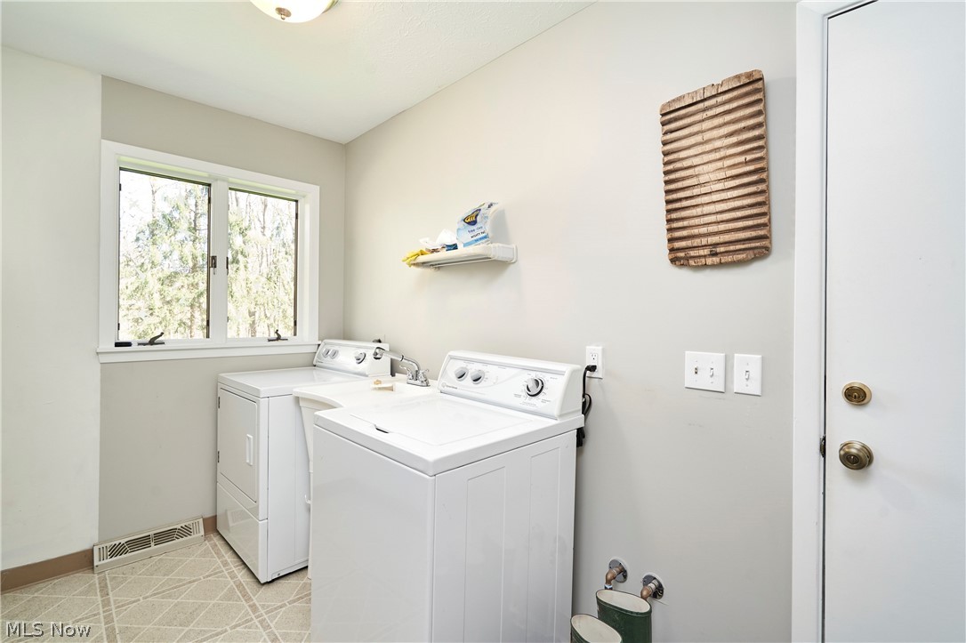 14125 Country River Lane Newbury OH 44065