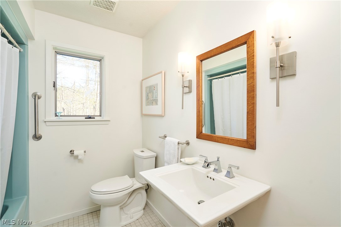 14125 Country River Lane Newbury OH 44065