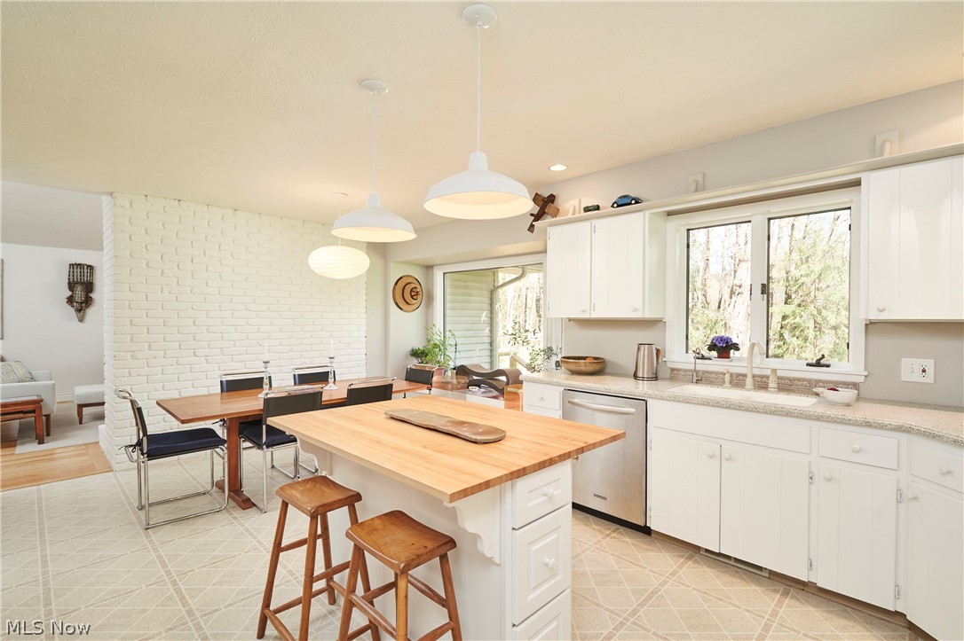 14125 Country River Lane Newbury OH 44065