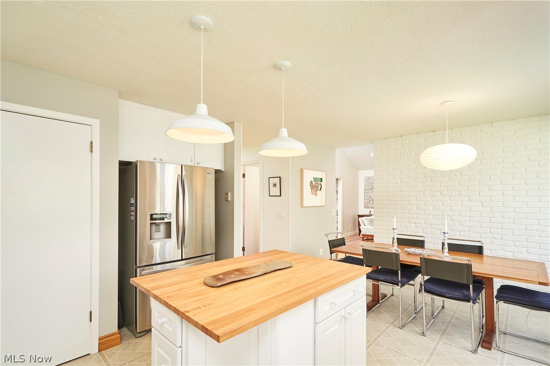 14125 Country River Lane Newbury OH 44065