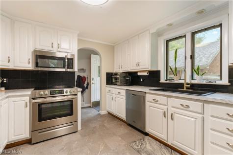 5815 Glyn Drive NW North Canton OH 44720