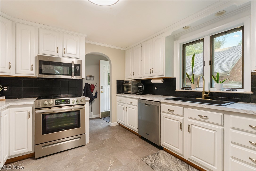 5815 Glyn Drive NW North Canton OH 44720