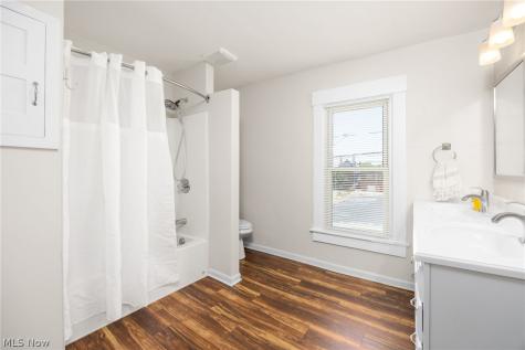 159 N Lyman Street Wadsworth OH 44281