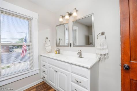 159 N Lyman Street Wadsworth OH 44281