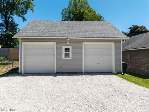 159 N Lyman Street Wadsworth OH 44281