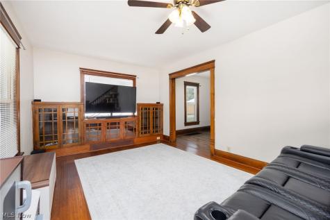 159 N Lyman Street Wadsworth OH 44281