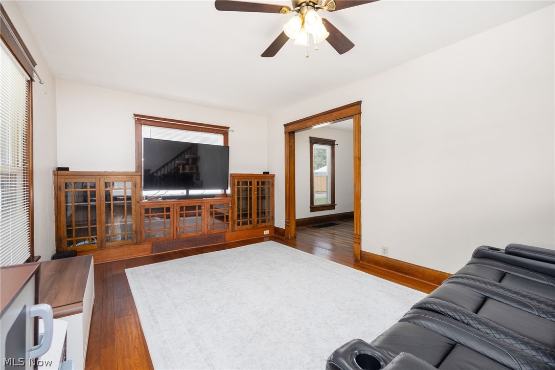 159 N Lyman Street Wadsworth OH 44281
