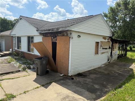 2573 San Pedro Drive Youngstown OH 44511