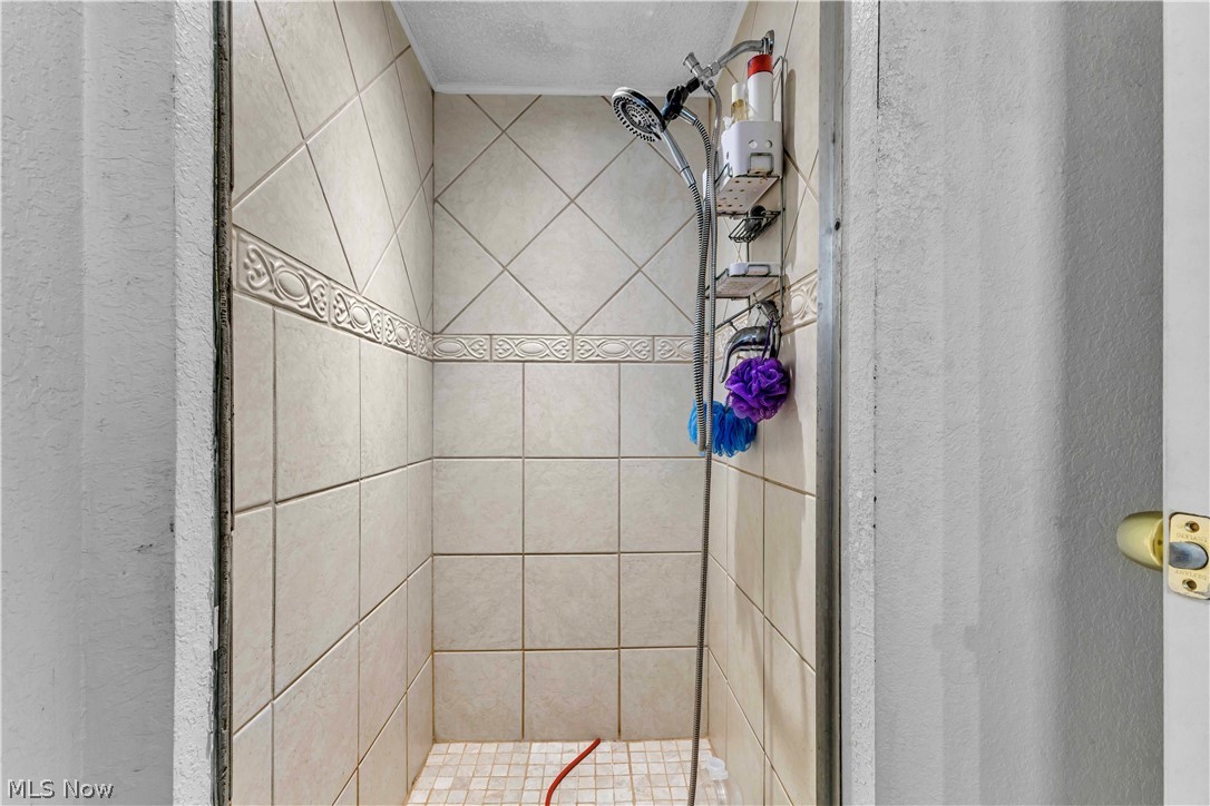 6624 Ronjoy Place Youngstown OH 44512