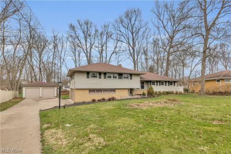 6624 Ronjoy Place Youngstown OH 44512