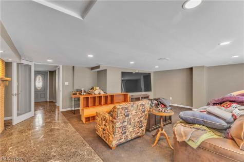 6624 Ronjoy Place Youngstown OH 44512