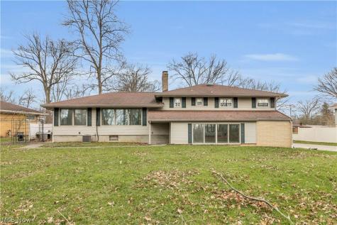 6624 Ronjoy Place Youngstown OH 44512