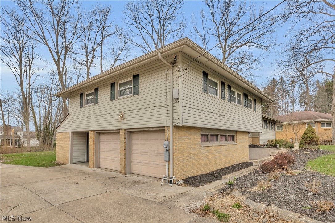 6624 Ronjoy Place Youngstown OH 44512