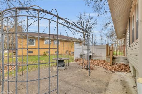 6624 Ronjoy Place Youngstown OH 44512