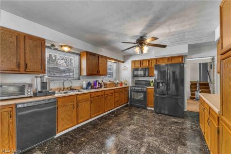 6624 Ronjoy Place Youngstown OH 44512