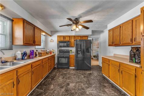 6624 Ronjoy Place Youngstown OH 44512