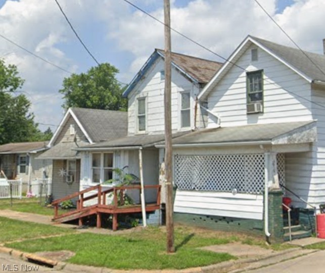 215 E 5th Street Uhrichsville OH 44683