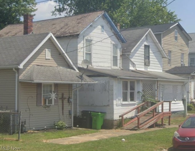 215 E 5th Street Uhrichsville OH 44683
