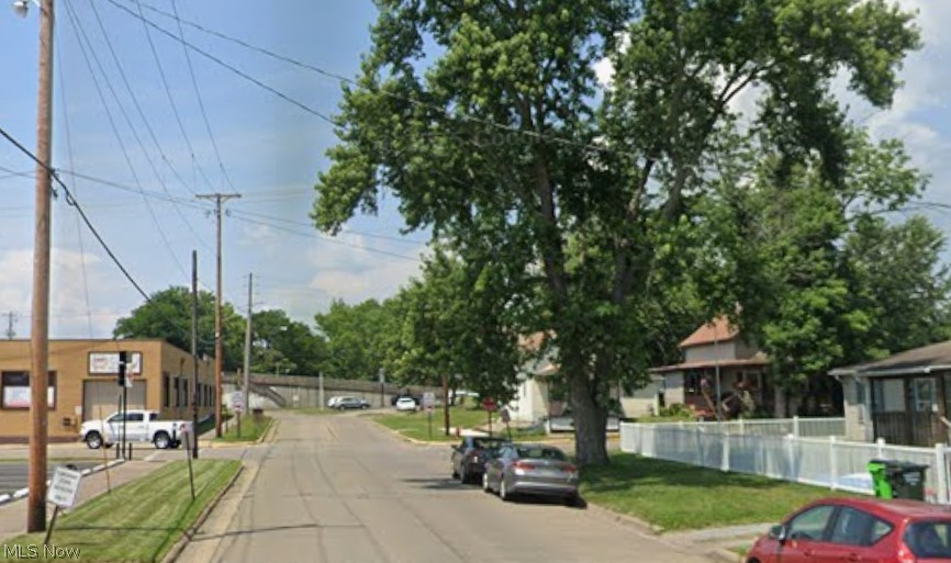 215 E 5th Street Uhrichsville OH 44683
