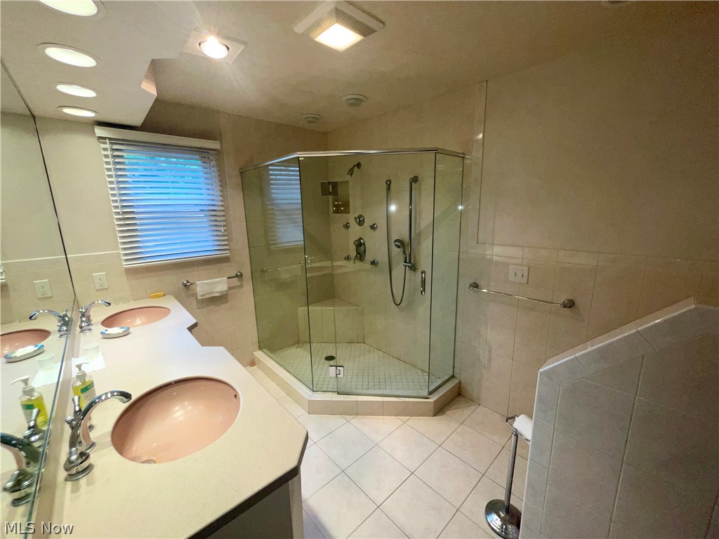 4874 Logan Way Hubbard OH 44425