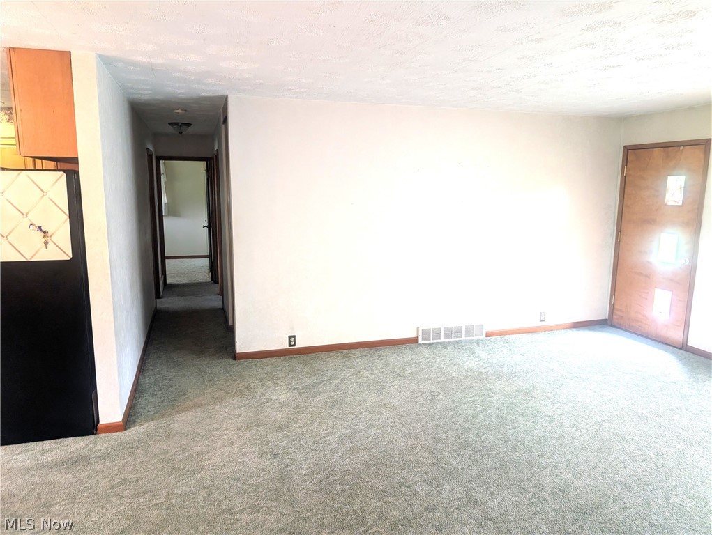 5779 Greer Road SE Uhrichsville OH 44683