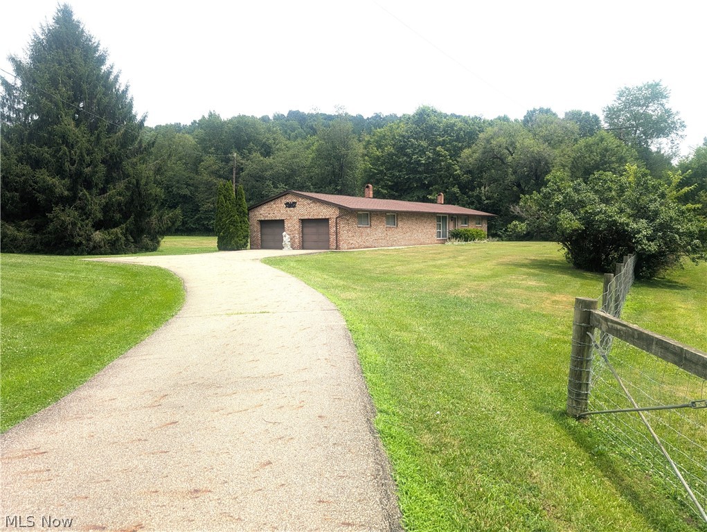 5779 Greer Road SE Uhrichsville OH 44683