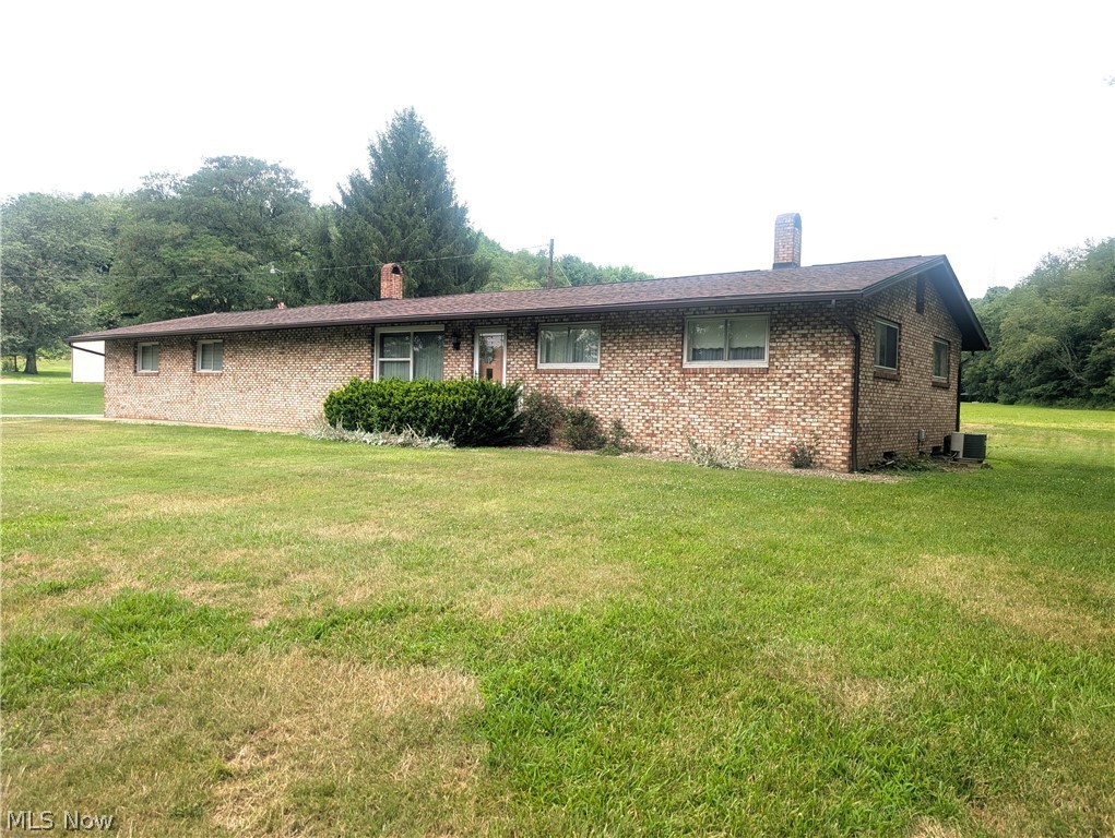5779 Greer Road SE Uhrichsville OH 44683