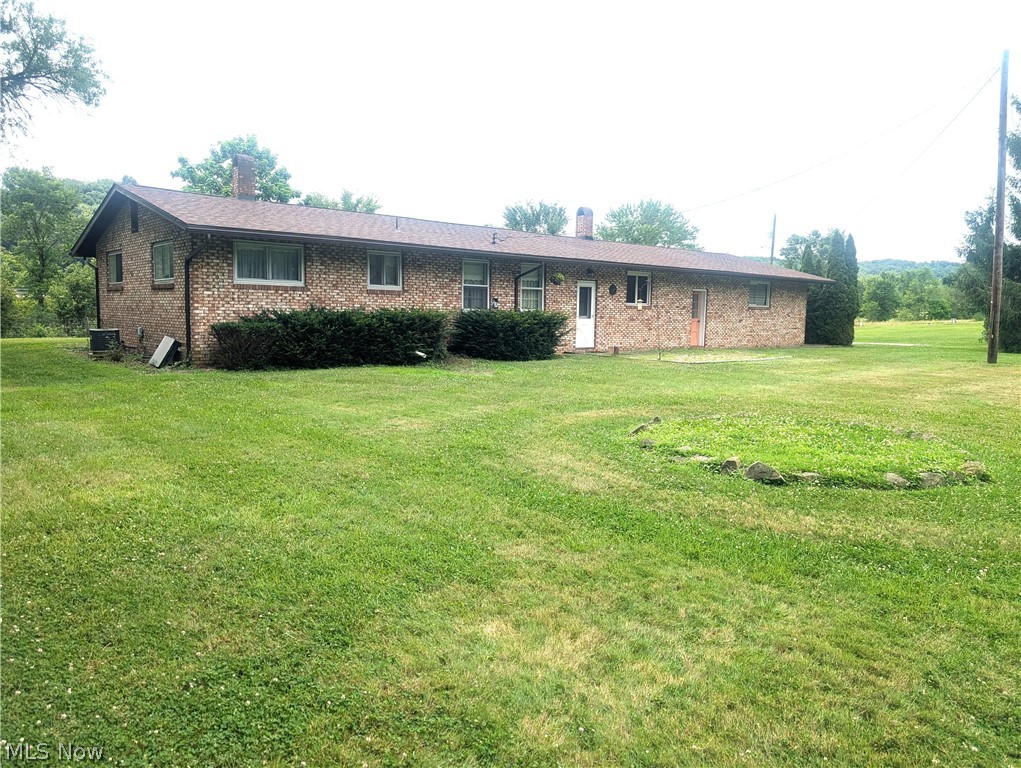 5779 Greer Road SE Uhrichsville OH 44683