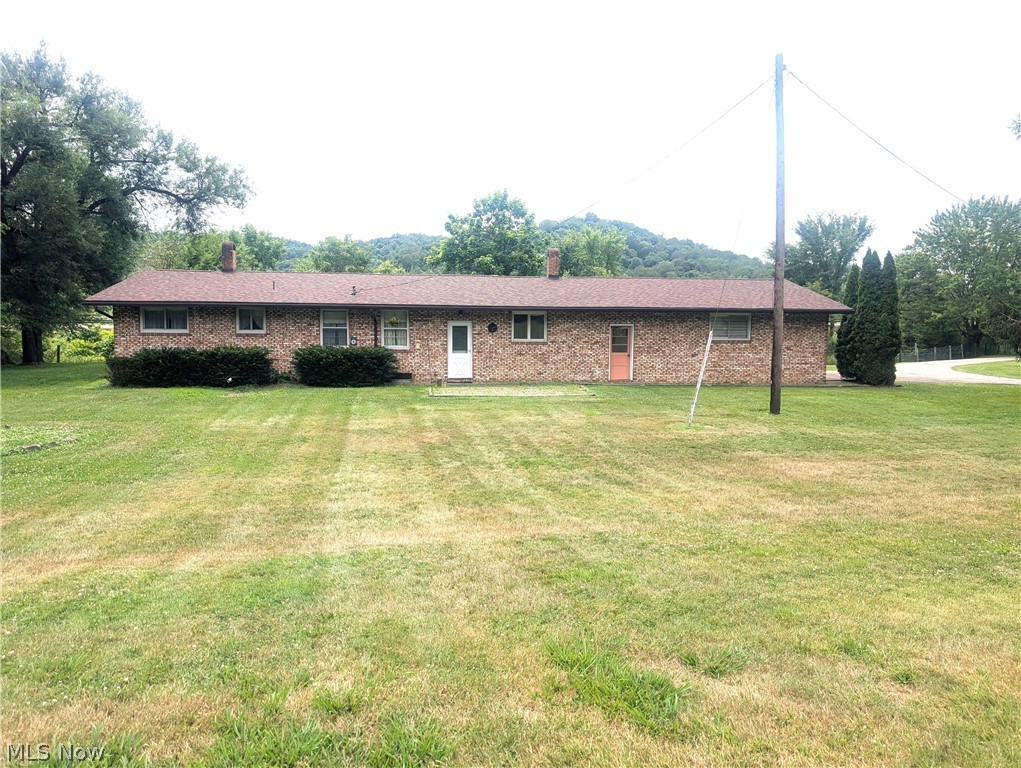 5779 Greer Road SE Uhrichsville OH 44683