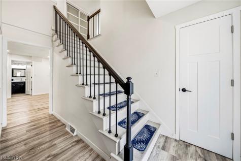 631 Dwight Drive Bay Village OH 44140