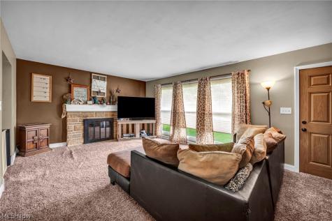 12880 Sunset Circle NW Uniontown OH 44685