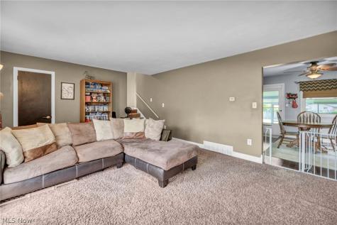 12880 Sunset Circle NW Uniontown OH 44685