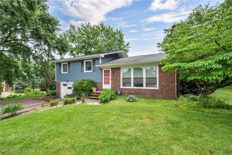 12880 Sunset Circle NW Uniontown OH 44685