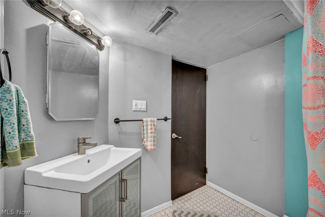 12880 Sunset Circle NW Uniontown OH 44685