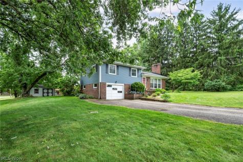 12880 Sunset Circle NW Uniontown OH 44685
