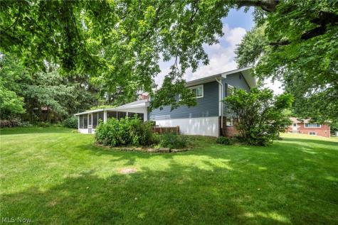 12880 Sunset Circle NW Uniontown OH 44685