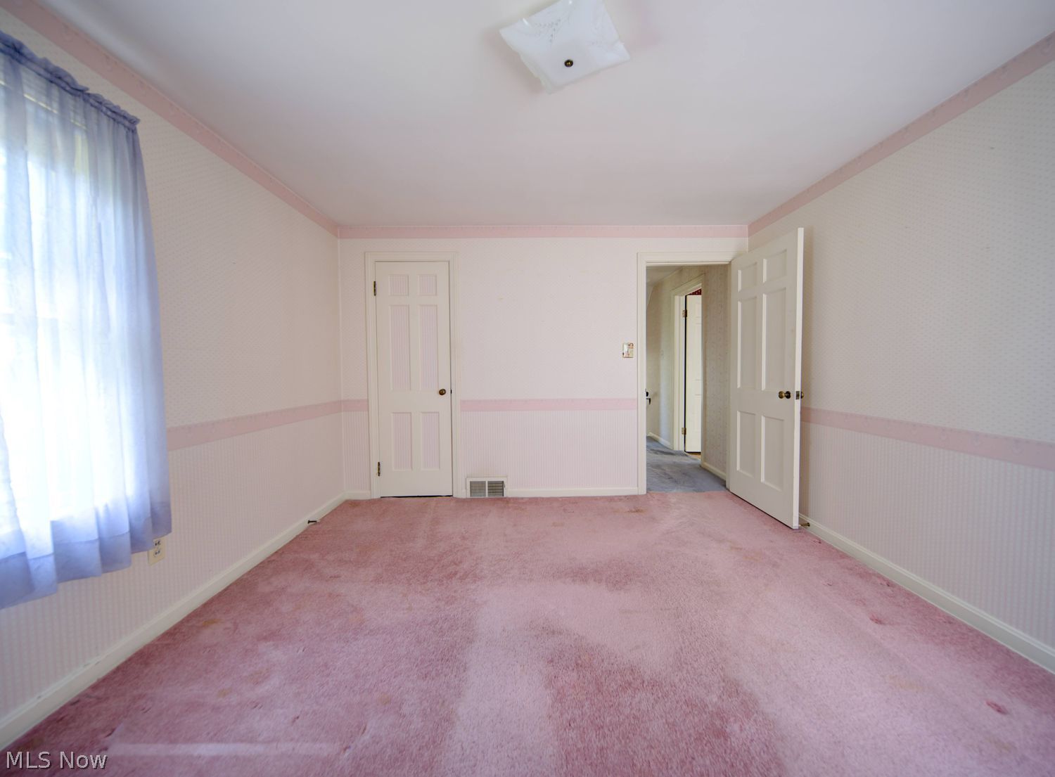 1382 Clearview Road Cleveland OH 44124