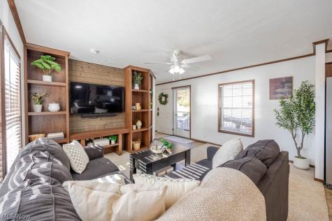 2212 Kingsbury Drive SW Canton OH 44706