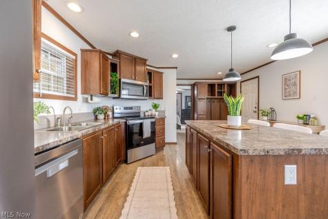 2212 Kingsbury Drive SW Canton OH 44706