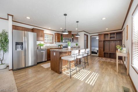 2212 Kingsbury Drive SW Canton OH 44706