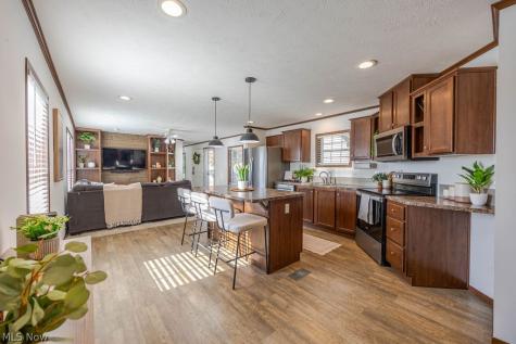 2212 Kingsbury Drive SW Canton OH 44706
