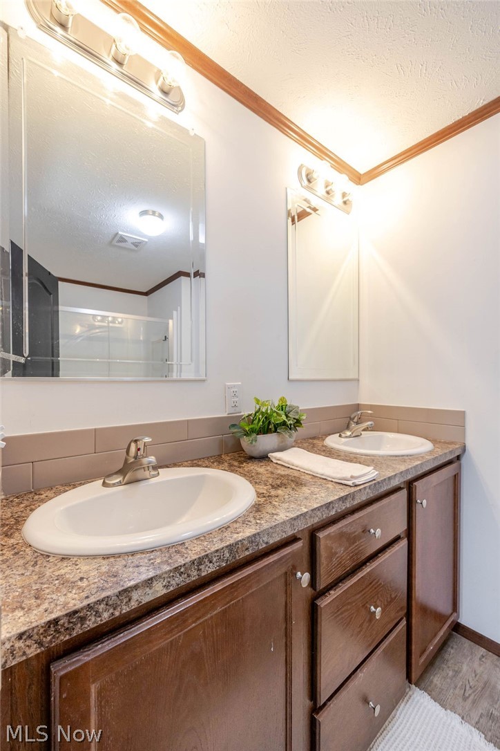 2212 Kingsbury Drive SW Canton OH 44706
